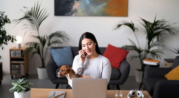 femme en télétravail