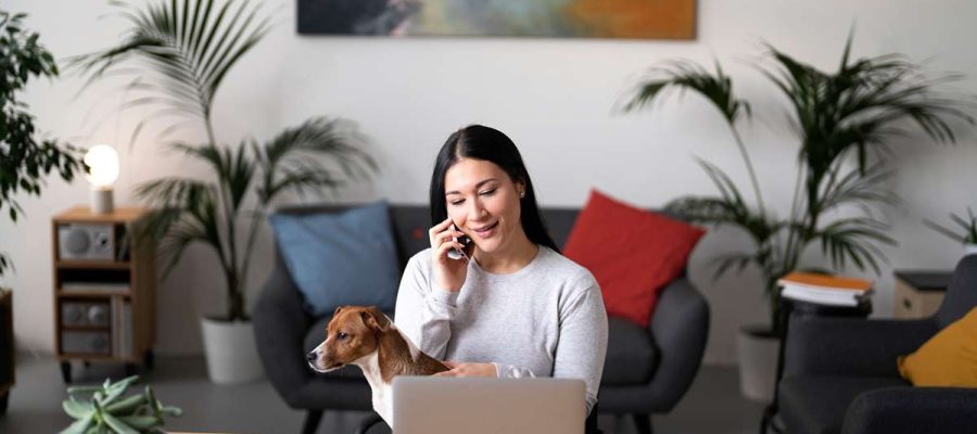femme en télétravail